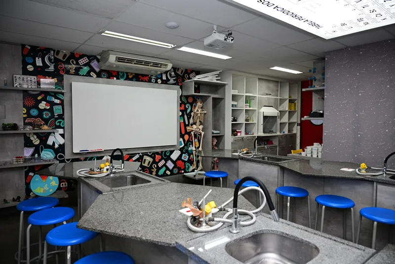 Laboratório de Ciências — Colégio Ranieri